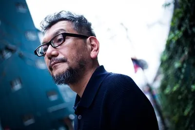 Hideaki Anno Membatalkan Acara Setelah Patah Tulang Kaki