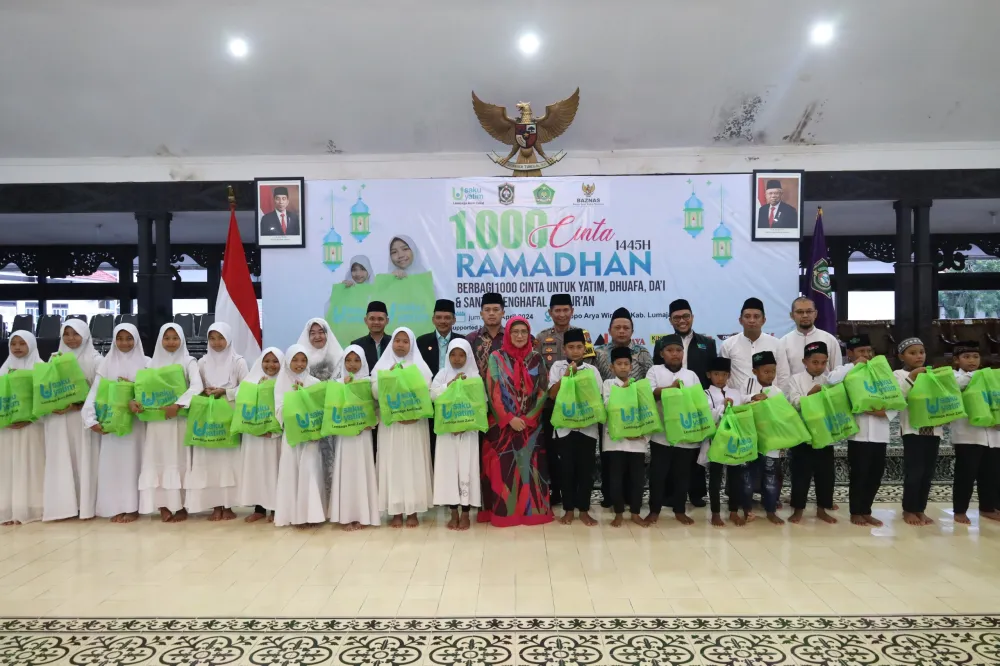 Pj. Bupati Lumajang Beri Sentuhan Kemanusiaan pada 1000 Anak Yatim dan Dhuafa di Bulan Suci Ramadan