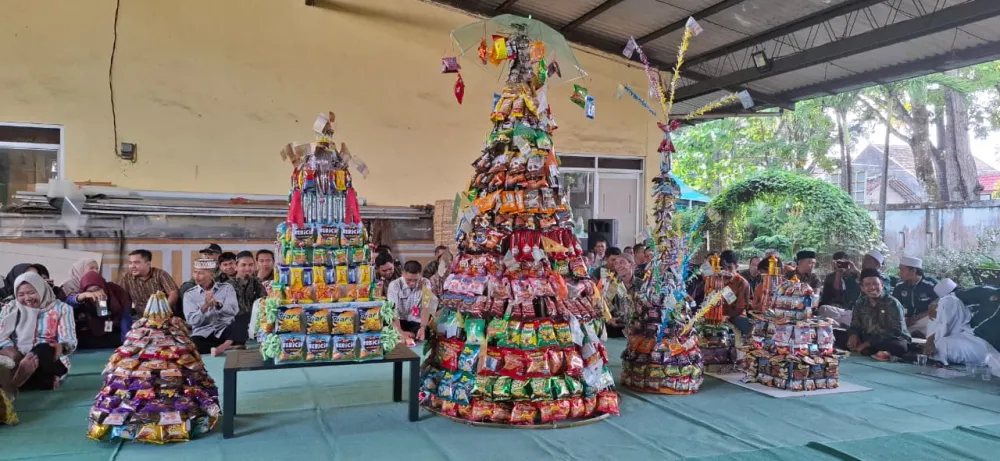 DLH Lumajang Gelar Maulid Nabi, Kepala Dinas: Momentum Meneladani Rasulullah dan Mempererat Kebersamaan