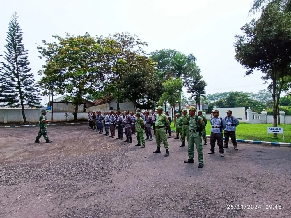 Satgas Linmas Kecamatan Tempeh Gelar Apel Siaga, Siap Amankan Pilkada Serentak 2024