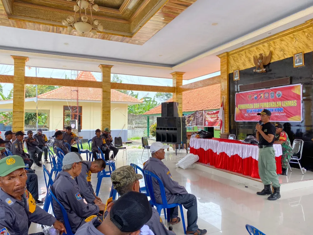 Pembinaan Dan Pembekalan Anggota Satlinmas Desa Yosowilangun Kidul Kecamatan Yosowilangun