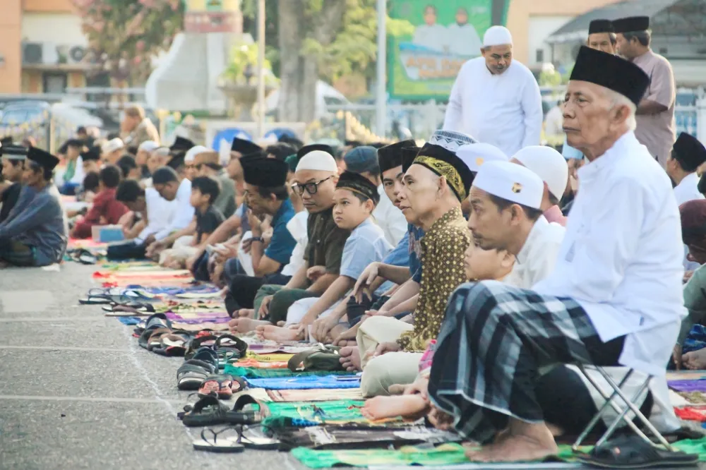 Pj. Bupati Lumajang Ajak Masyarakat Tingkatkan Solidaritas Sosial di Perayaan Iduladha