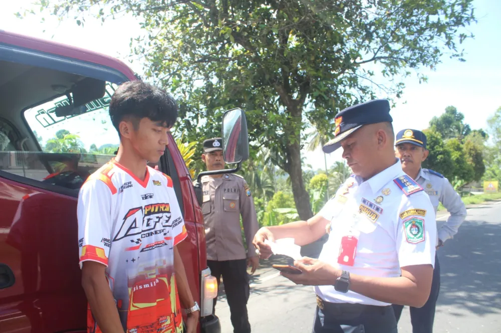 Pastikan Keselamatan, Dishub Lumajang Perketat Pengawasan Angkutan Barang Curah