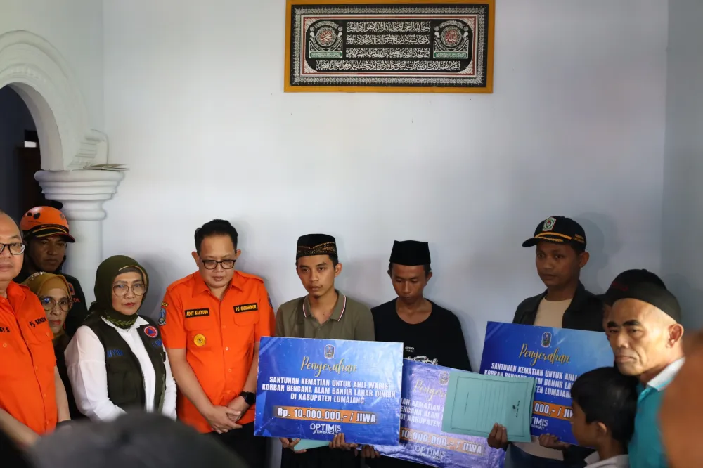 Keluarga Korban Bencana di Lumajang Mendapat Dukungan Moral dan Finansial dari Pj. Gubernur Jatim