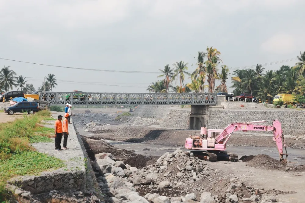 Jembatan Bailey Desa Kloposawit Rampung Diperbaiki, Akses Warga Kembali Lancar