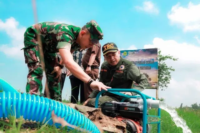 Kelompok Tani di Yosowilangun Lor Lumajang Dapat Bantuan Pompa Air