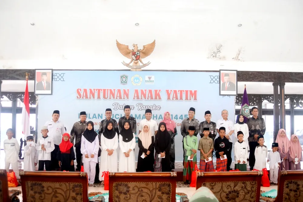 Ratusan Anak Yatim Piatu di Lumajang Terima Santunan dan Bingkisan Hari Raya dari GN-OTA