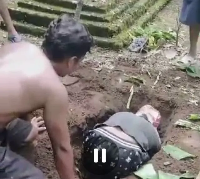 Video Viral Pembongkaran Makam Bayi di Lumajang