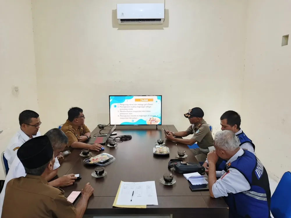 Cemara di Garis Pantai: Hijaukan Watu Pecak, Hidupkan Ekonomi Lokal