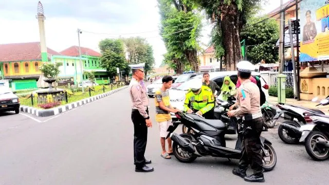 Ops Keselamatan Semeru, Polisi Tindak 50 Pelanggar di Lumajang