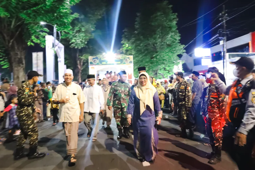 Pawai Budaya Festival Musik Patrol Lumajang Memukau Ribuan Penonton