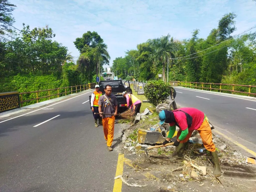 Wajah Perbatasan Lumajang Dipercantik, DLH Tegaskan Komitmen Jaga Kesan Pertama Daerah