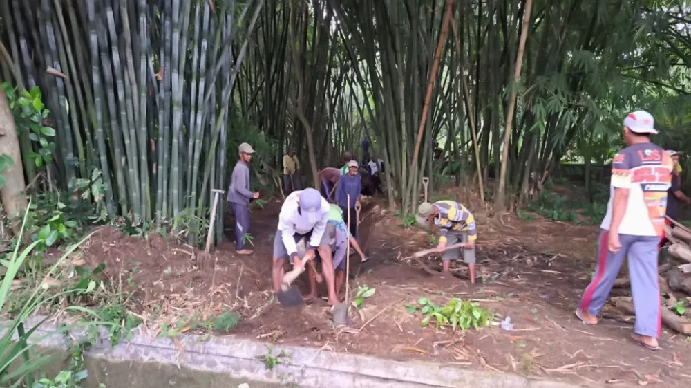 Kades Sidorejo Dorong Solusi Ramah Lingkungan dengan Saluran Irigasi Baru