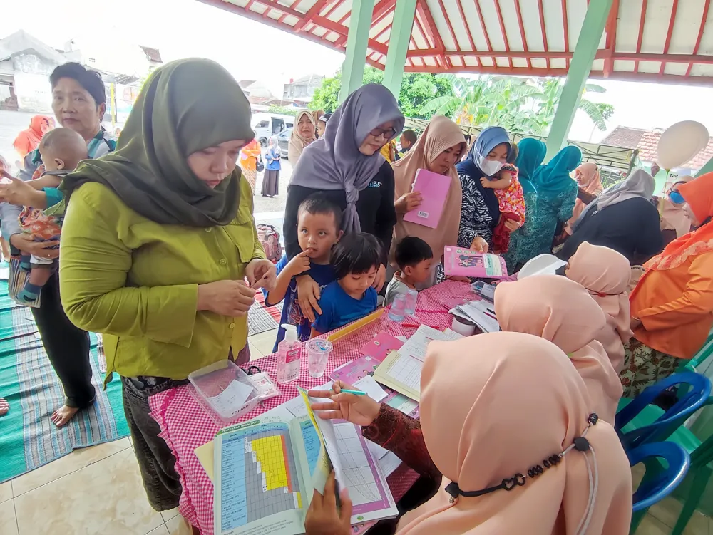 Hari Ketiga, Imunisasi Polio Putaran ke-2 di Desa Tukum Berjalan Lancar, 100 Balita Terlindungi