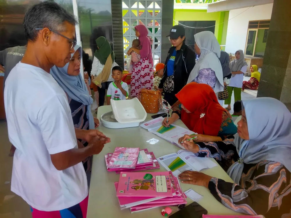 POSYANDU DESA SELOKBESUKI HADIRKAN LAYANAN INOFATIF, WARGA ANTUSIAS DUKUNG KESEHATAN IBU DAN ANAK