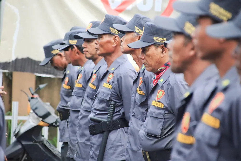 Kades Tukum Ucapkan Terima Kasih kepada Satlinmas dan Satgas Keamanan Desa atas Dedikasi dalam Menja