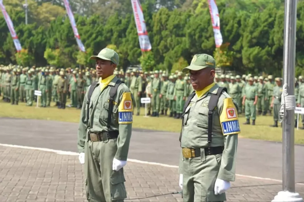 Satlinmas Desa Tukum Lumajang Siap Amankan Pemilu 2024: 60 Anggota Siap Berperan Aktif