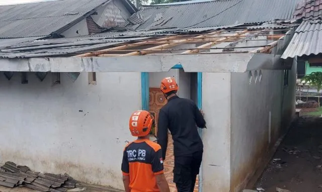 16 Rumah di Bodang Lumajang Rusak Akibat Hujan Deras