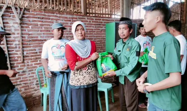 PBB Lumajang Gelar Kampanye Unik Jual Beras Murah 13 Ribu 2 Kg