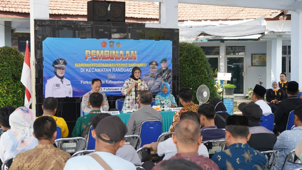 Ciptakan Wilayah Aman dan Kondusif, Pj. Bupati Lumajang Ajak Masyarakat Aktifkan Kembali Siskamling