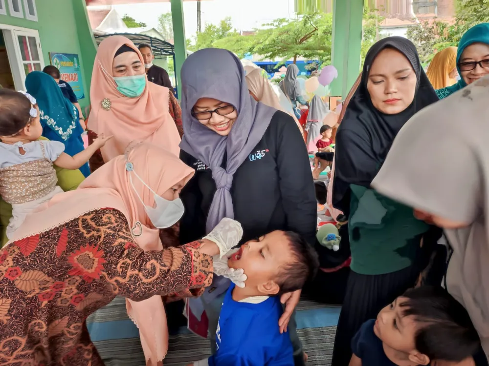 Hari Pertama, 58 Balita di Desa Tukum Terima Imunisasi Sub Pin Polio Putaran ke-2