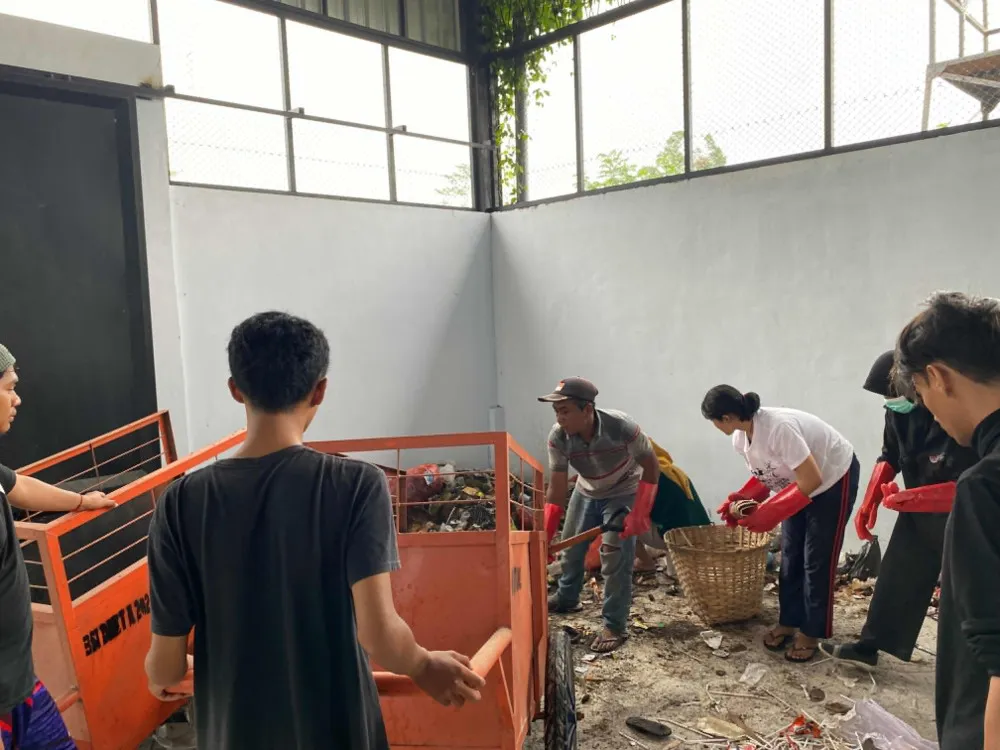 KSM Bank Sampah Sumber Kahuripan Desa Sumberwuluh Lumajang Galakkan Pemilahan Sampah Setiap Minggu