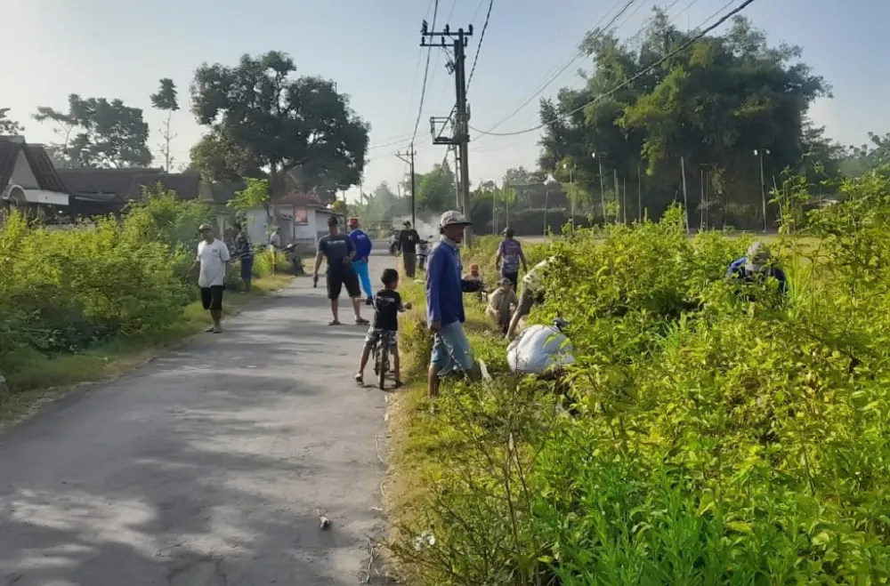 Masyarakat Desa Wonosari Lumajang Aktif Bersihkan Lingkungan, Perangi Demam Berdarah