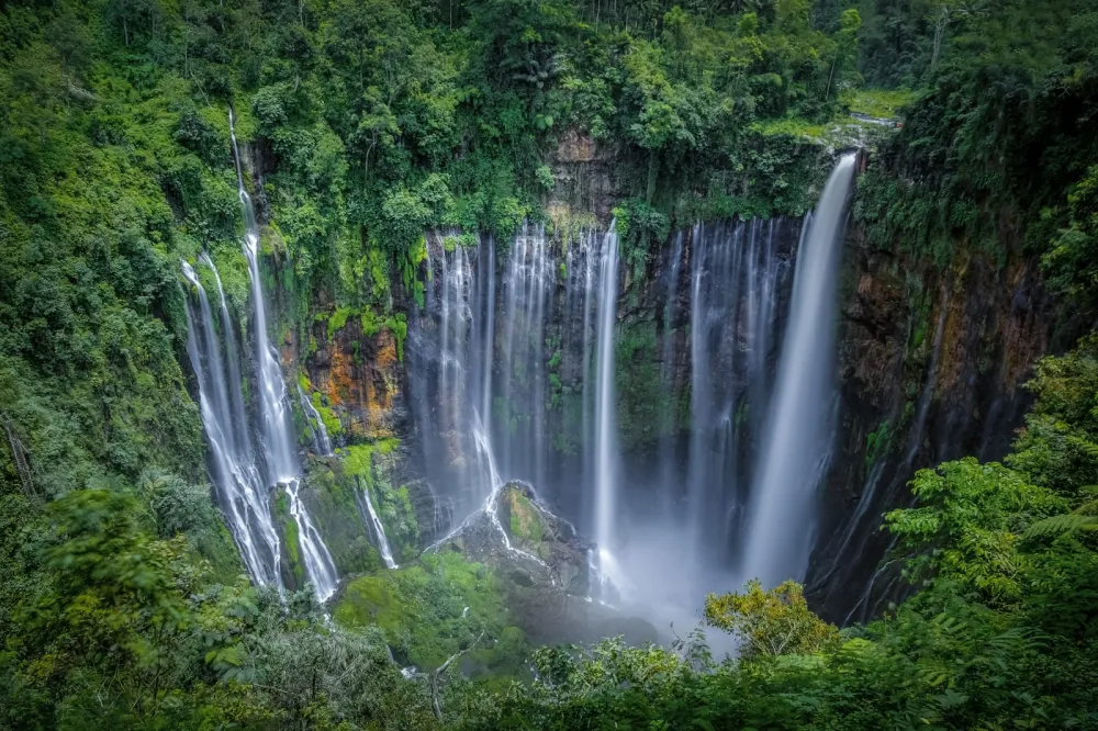 Lebih Terjangkau dan Nyaman: Tarif Baru Tumpak Sewu untuk Wisatawan Lokal